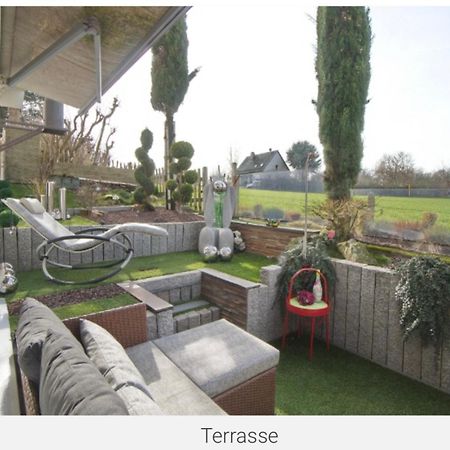 Beste Lage In Bochum Sehr Hochwertige, Individuelle Wohnung Als Hotelalternative Mit Suedterrasse, Pkw-Stellplatz, Wallbox U.V.M. Extérieur photo