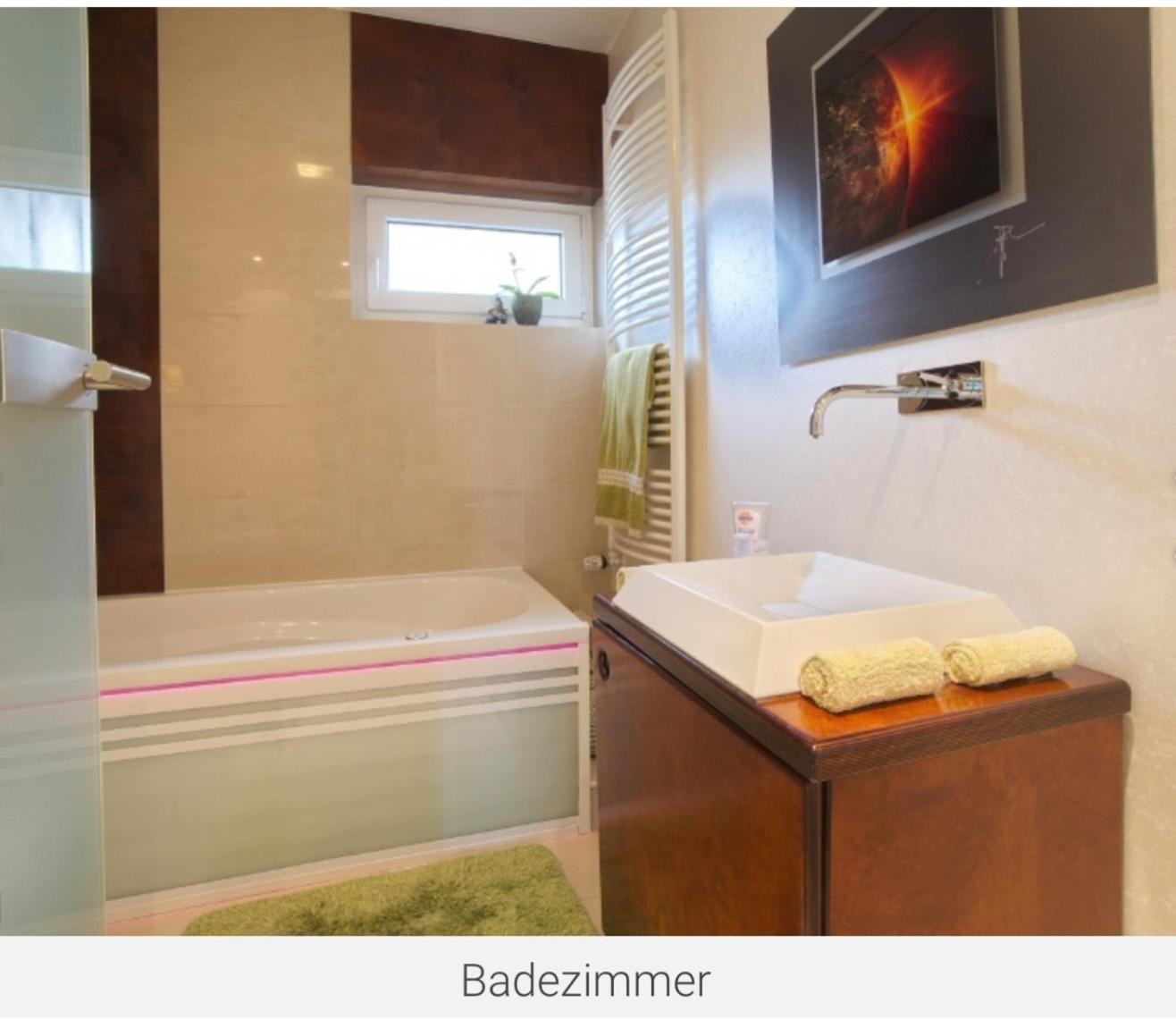Beste Lage In Bochum Sehr Hochwertige, Individuelle Wohnung Als Hotelalternative Mit Suedterrasse, Pkw-Stellplatz, Wallbox U.V.M. Extérieur photo